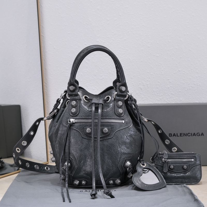 Ba*len*cia*ga bucket bags